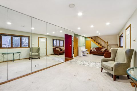 Tiny photo for 132 Tanglewood Drive, Elk Grove Village, IL 60007 (MLS # 12506510)