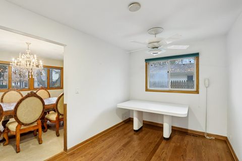 Tiny photo for 132 Tanglewood Drive, Elk Grove Village, IL 60007 (MLS # 12506510)