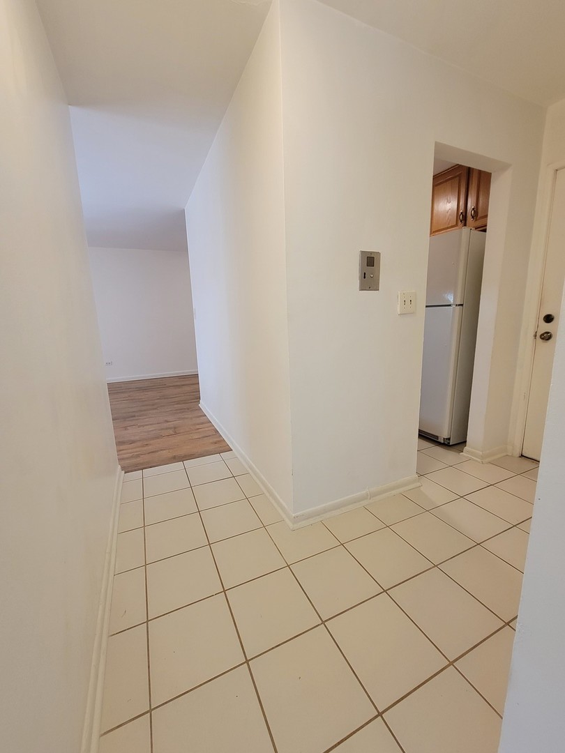 Arlington Heights, Illinois 60005, United States, 2 Bedrooms Bedrooms, ,2 BathroomsBathrooms,Residential,Active,221580