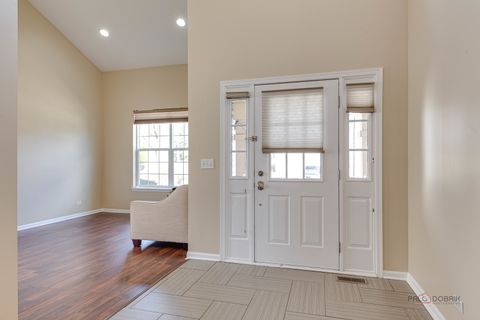 Tiny photo for 4 Waterton Drive, Streamwood, IL 60107 (MLS # 12649303)
