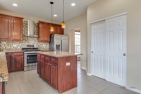 Tiny photo for 4 Waterton Drive, Streamwood, IL 60107 (MLS # 12649303)