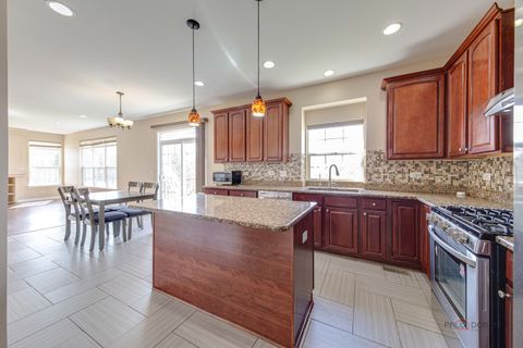 Tiny photo for 4 Waterton Drive, Streamwood, IL 60107 (MLS # 12649303)