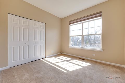 Tiny photo for 4 Waterton Drive, Streamwood, IL 60107 (MLS # 12649303)