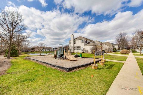 Tiny photo for 4 Waterton Drive, Streamwood, IL 60107 (MLS # 12649303)