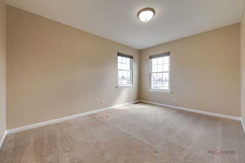Tiny photo for 4 Waterton Drive, Streamwood, IL 60107 (MLS # 12649303)