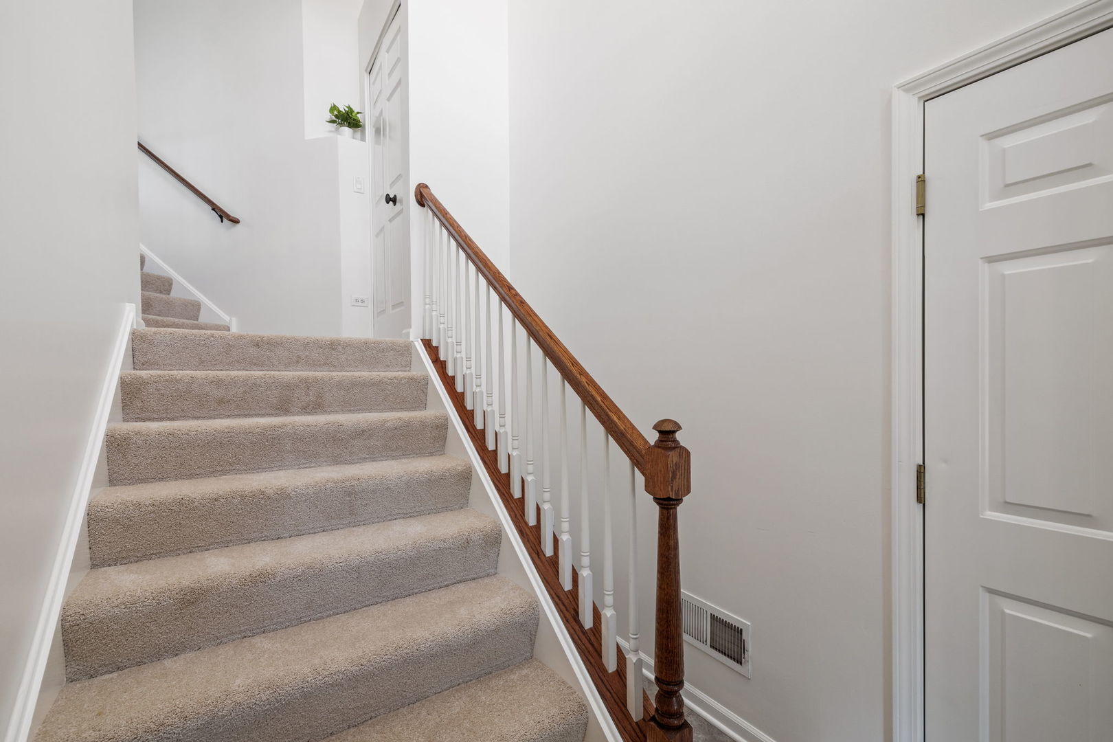 5303 COMMONWEALTH Avenue 5303