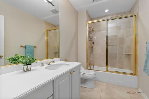 Tiny photo for 1302 Hawthorne Lane #1302, Hinsdale, IL 60521 (MLS # 12658295)