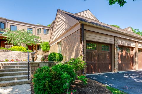 Photo of 1302 Hawthorne Lane #1302, Hinsdale, IL 60521 (MLS # 12658295)