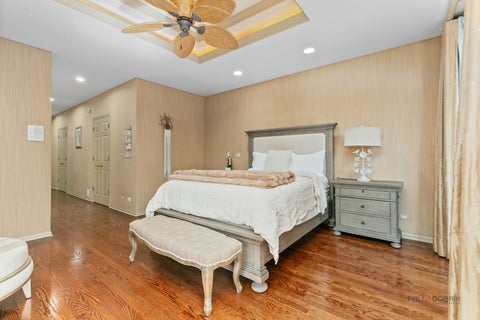 Tiny photo for 1302 Hawthorne Lane #1302, Hinsdale, IL 60521 (MLS # 12658295)