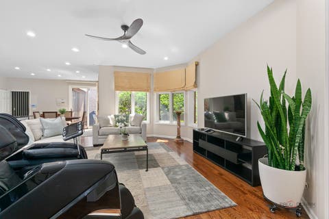 Tiny photo for 1302 Hawthorne Lane #1302, Hinsdale, IL 60521 (MLS # 12658295)