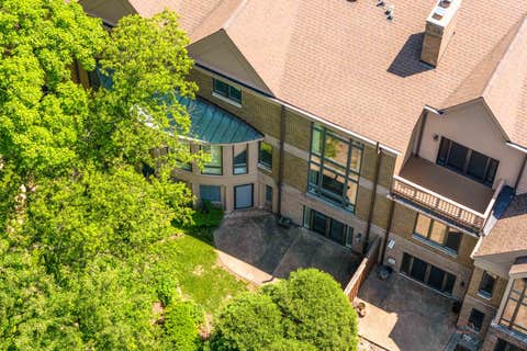 Tiny photo for 1302 Hawthorne Lane #1302, Hinsdale, IL 60521 (MLS # 12658295)