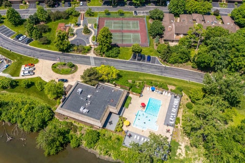 Tiny photo for 1302 Hawthorne Lane #1302, Hinsdale, IL 60521 (MLS # 12658295)