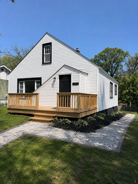 Photo of 2000 Maple Avenue, Downers Grove, IL 60515 (MLS # 12689035)