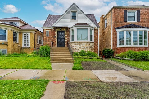 Photo of 5621 N Drake Avenue, Chicago, IL 60659 (MLS # 12681937)