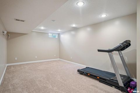 Tiny photo for 5811 DUGGLEBY Avenue, Davenport, IA 52807 (MLS # QC4266225)