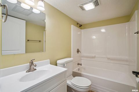 Tiny photo for 5811 DUGGLEBY Avenue, Davenport, IA 52807 (MLS # QC4266225)