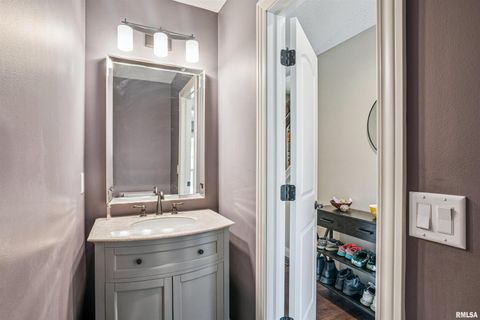 Tiny photo for 5811 DUGGLEBY Avenue, Davenport, IA 52807 (MLS # QC4266225)