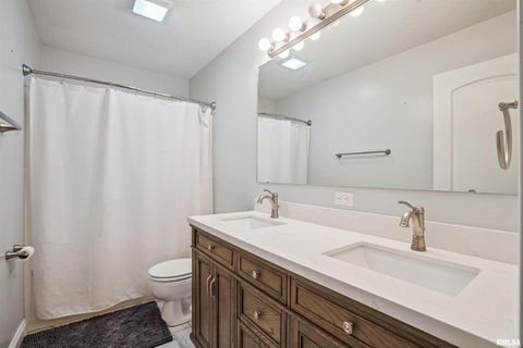 Tiny photo for 5811 DUGGLEBY Avenue, Davenport, IA 52807 (MLS # QC4266225)