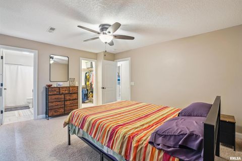 Tiny photo for 5811 DUGGLEBY Avenue, Davenport, IA 52807 (MLS # QC4266225)