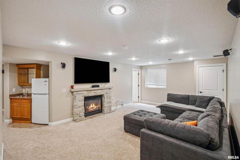 Tiny photo for 5811 DUGGLEBY Avenue, Davenport, IA 52807 (MLS # QC4266225)