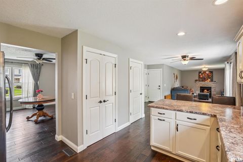 Tiny photo for 5811 DUGGLEBY Avenue, Davenport, IA 52807 (MLS # QC4266225)