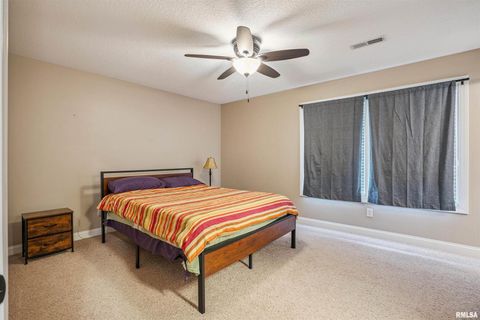 Tiny photo for 5811 DUGGLEBY Avenue, Davenport, IA 52807 (MLS # QC4266225)