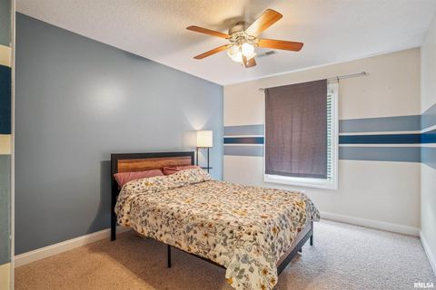 Tiny photo for 5811 DUGGLEBY Avenue, Davenport, IA 52807 (MLS # QC4266225)