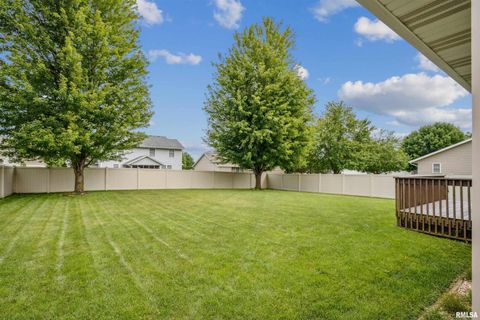 Tiny photo for 5811 DUGGLEBY Avenue, Davenport, IA 52807 (MLS # QC4266225)