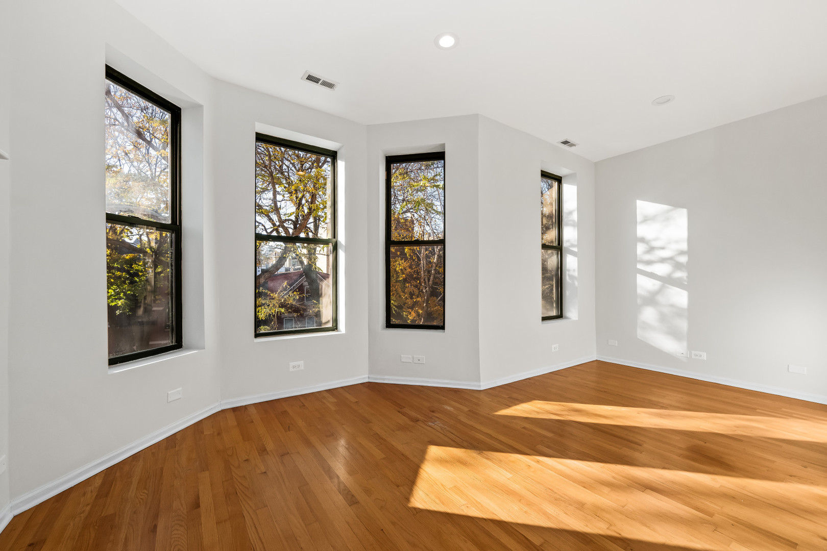 1119 N Winchester Avenue 2