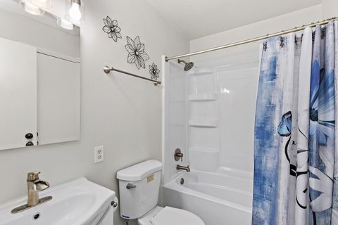 Tiny photo for 85 Sherbon Lane, Crystal Lake, IL 60014 (MLS # 12690191)