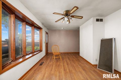 Tiny photo for 6127 FAIR Avenue, Davenport, IA 52806 (MLS # QC4269759)