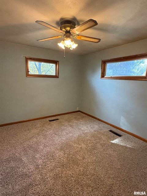 Tiny photo for 6127 FAIR Avenue, Davenport, IA 52806 (MLS # QC4269759)