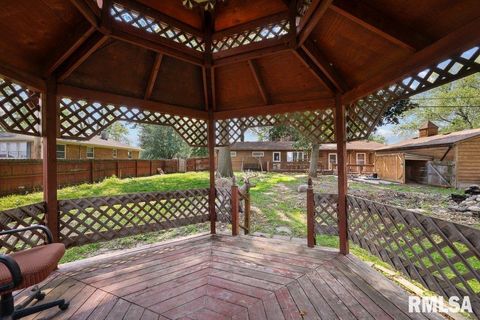 Tiny photo for 6127 FAIR Avenue, Davenport, IA 52806 (MLS # QC4269759)