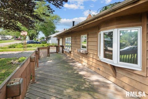 Tiny photo for 6127 FAIR Avenue, Davenport, IA 52806 (MLS # QC4269759)