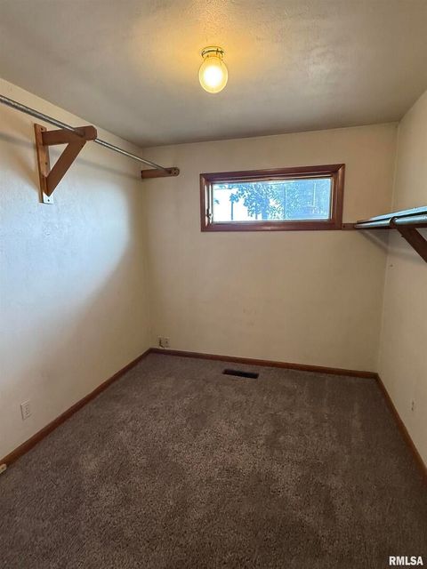 Tiny photo for 6127 FAIR Avenue, Davenport, IA 52806 (MLS # QC4269759)