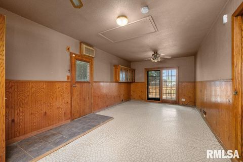 Tiny photo for 6127 FAIR Avenue, Davenport, IA 52806 (MLS # QC4269759)