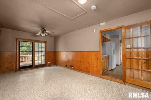 Tiny photo for 6127 FAIR Avenue, Davenport, IA 52806 (MLS # QC4269759)