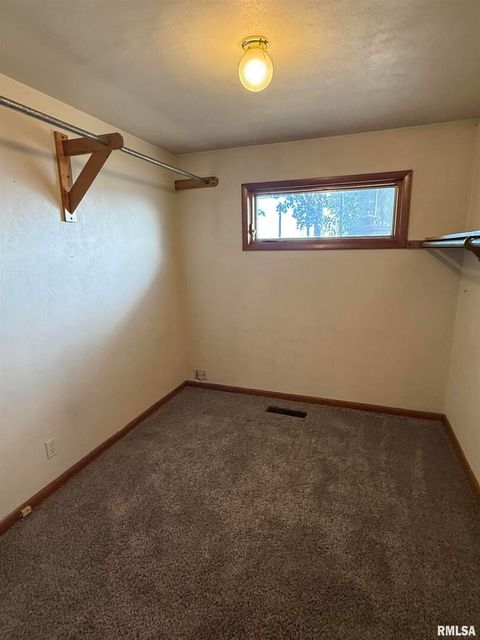 Tiny photo for 6127 FAIR Avenue, Davenport, IA 52806 (MLS # QC4269759)