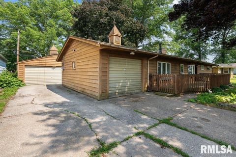 Tiny photo for 6127 FAIR Avenue, Davenport, IA 52806 (MLS # QC4269759)