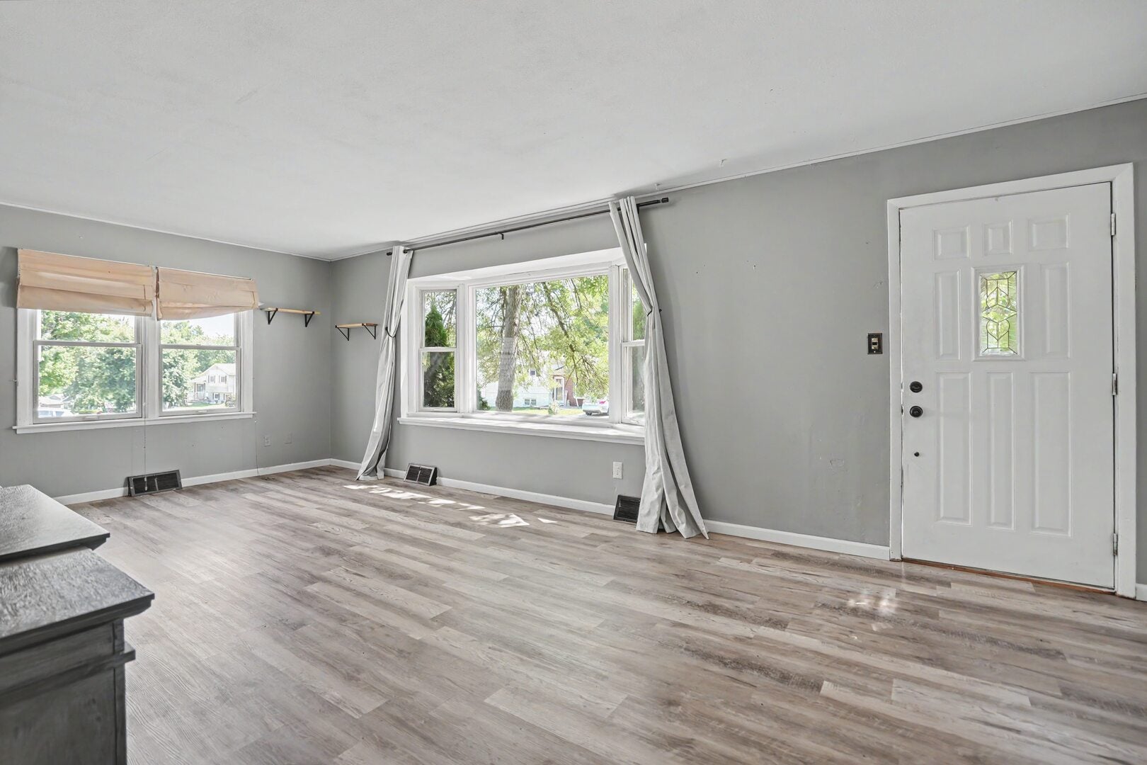 532 MEADOWVIEW Drive