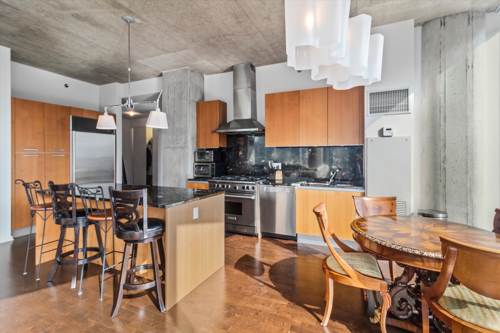 600 N Fairbanks Court 3501