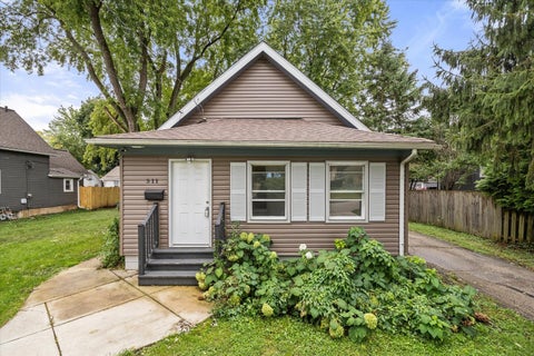 Photo of 311 Orange Street, Elgin, IL 60123 (MLS # 12762973)