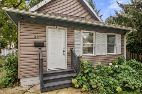 Tiny photo for 311 Orange Street, Elgin, IL 60123 (MLS # 12762973)
