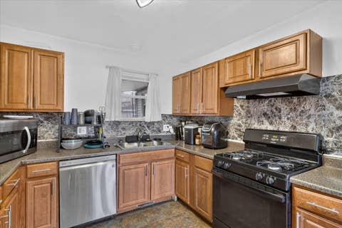 Tiny photo for 342 Frederick Avenue, Bellwood, IL 60104 (MLS # 12717560)