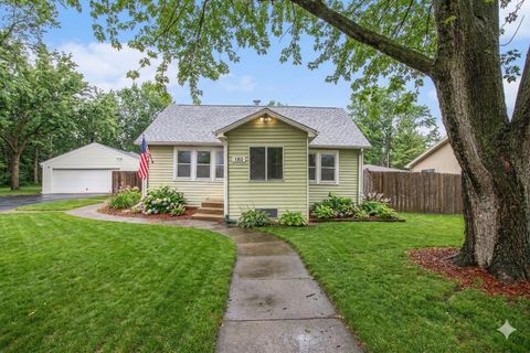 Photo of 180 Henderson Street, Bensenville, IL 60106 (MLS # 12583215)