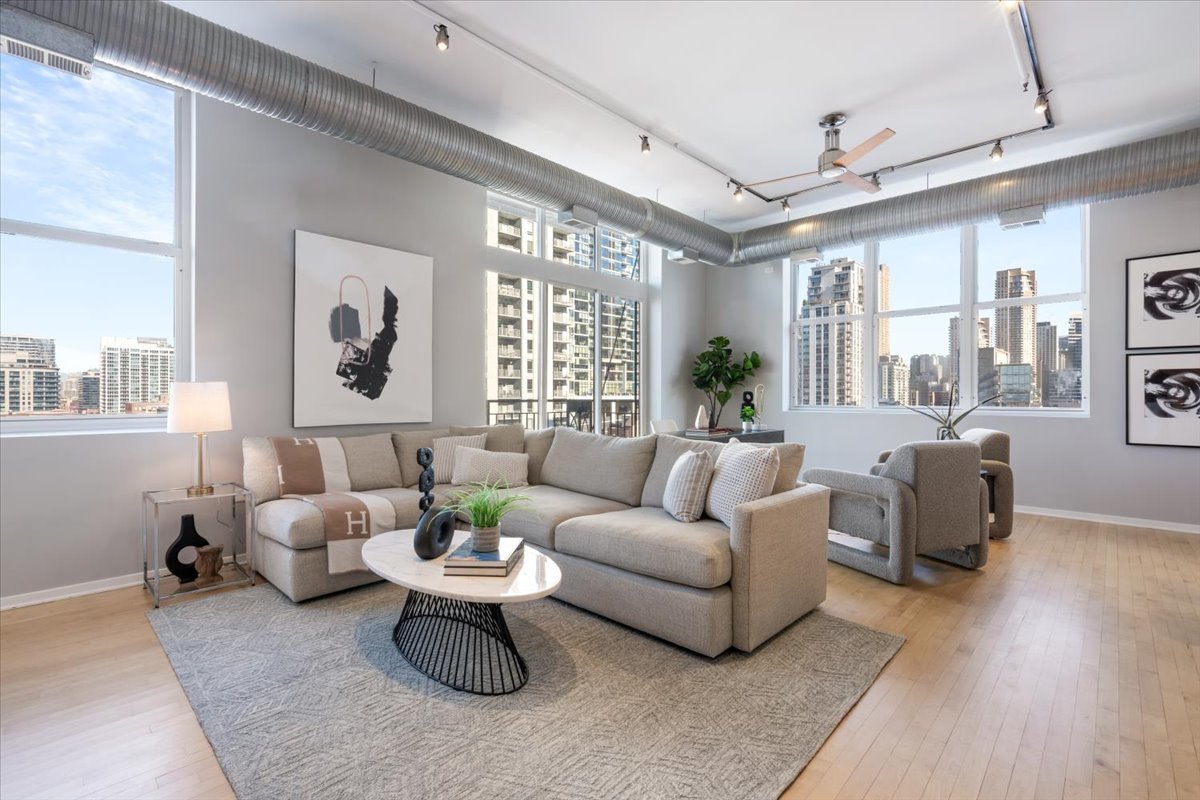 360 W Illinois Street 9A