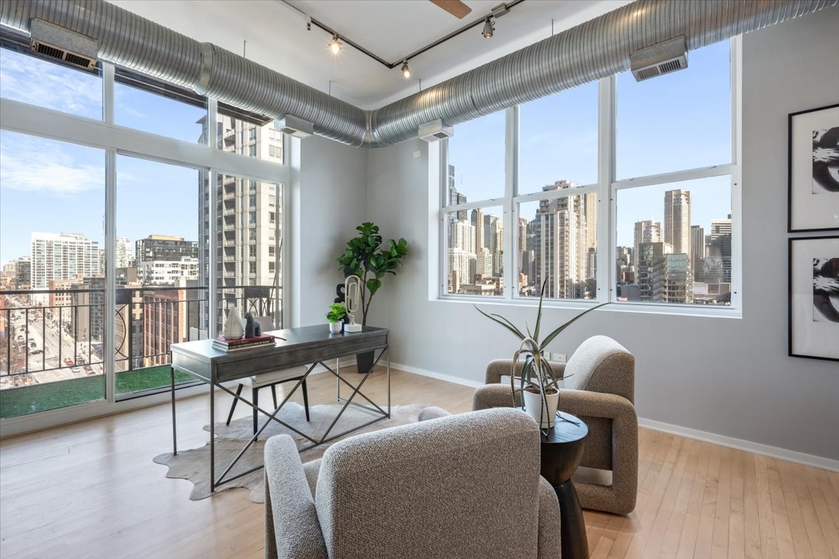 360 W Illinois Street 9A