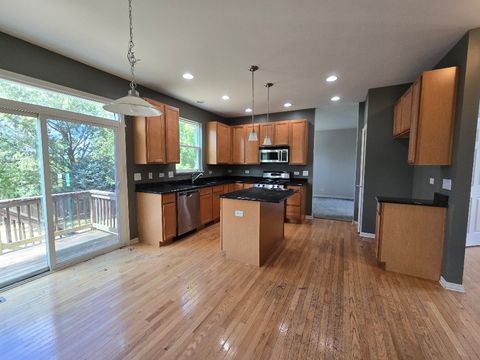 Tiny photo for 104 Stamford Court, Gilberts, IL 60136 (MLS # 12469390)