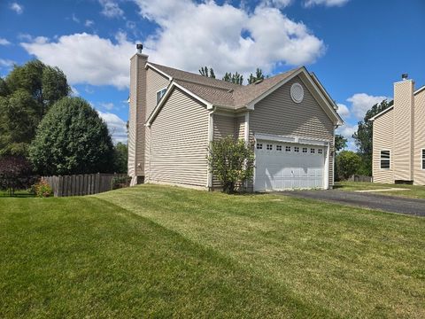 Tiny photo for 104 Stamford Court, Gilberts, IL 60136 (MLS # 12469390)