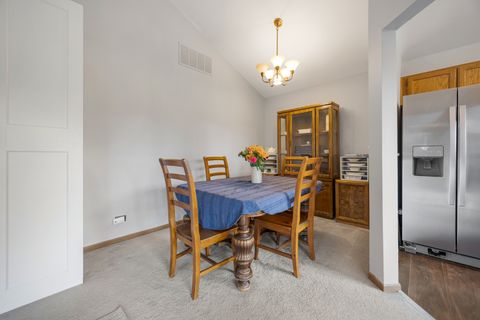 Tiny photo for 273 Doral Court #A, Elk Grove Village, IL 60007 (MLS # 12595480)